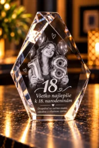ChatGPT Image 11 9 2026 20_40_32 | Gravírovanie fotiek do skla - darček s venovaním Crystal diamond keepsake with a smiling woman, the number 18, and the Slovak birthday message 'Všetko najlepšie k 18. narodeninám'.